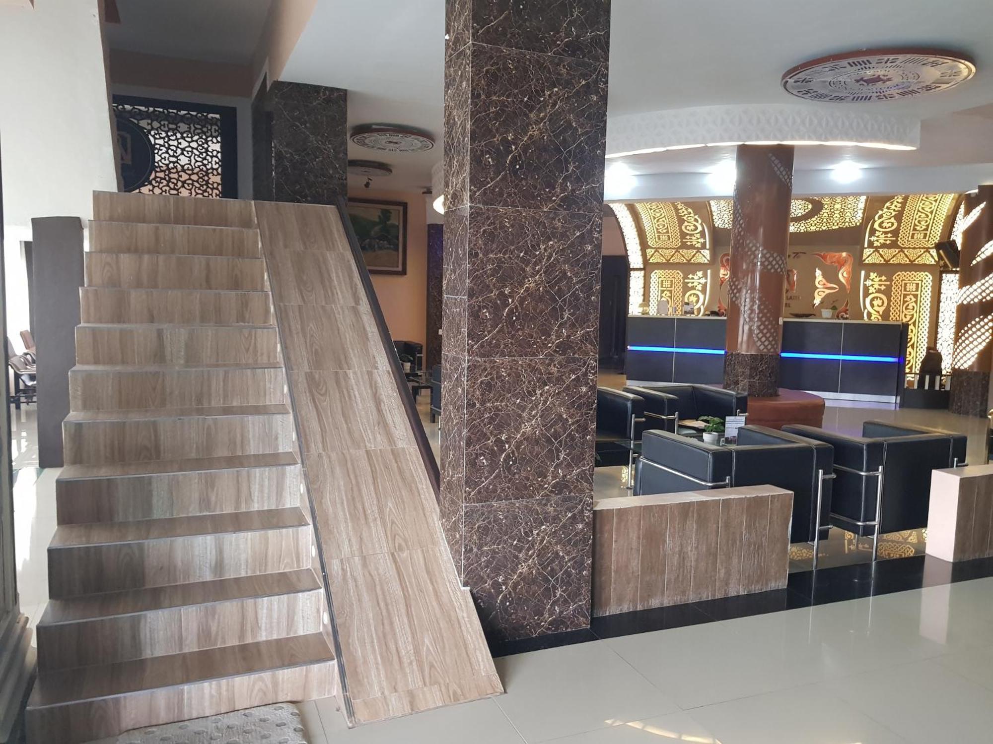Capital O 93263 Linge Land Hotel Takengon Екстериор снимка